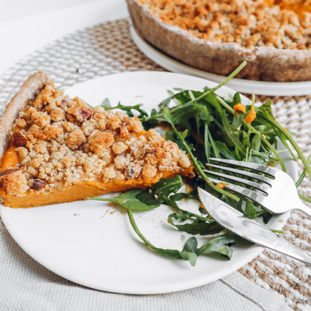 Tarte à la courge, crumble noisette et parmesan