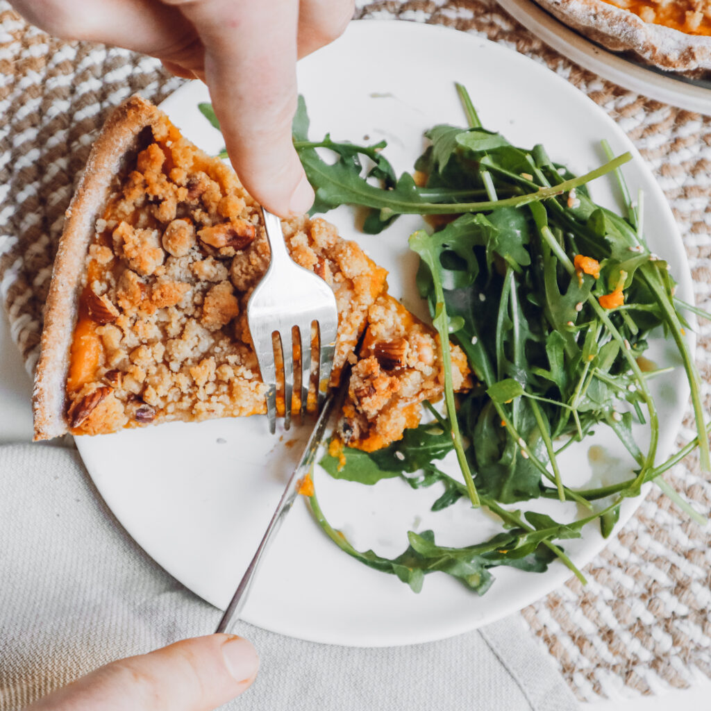 Tarte à la courge, crumble noisette et parmesan